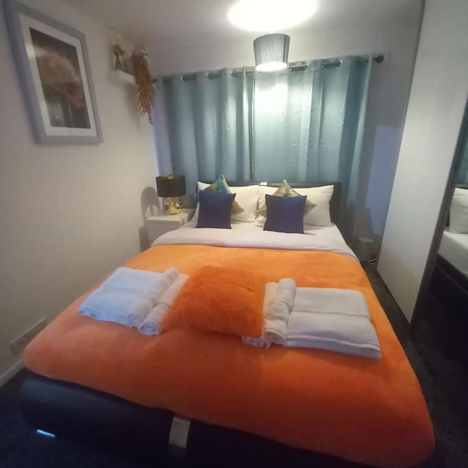 Golden Plush Suites - Beautiful Luxury 3 Bed House In לייסטר מראה חיצוני תמונה