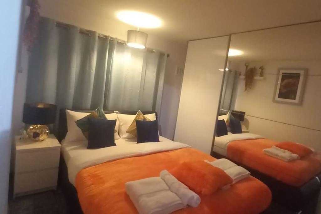 Golden Plush Suites - Beautiful Luxury 3 Bed House In לייסטר מראה חיצוני תמונה