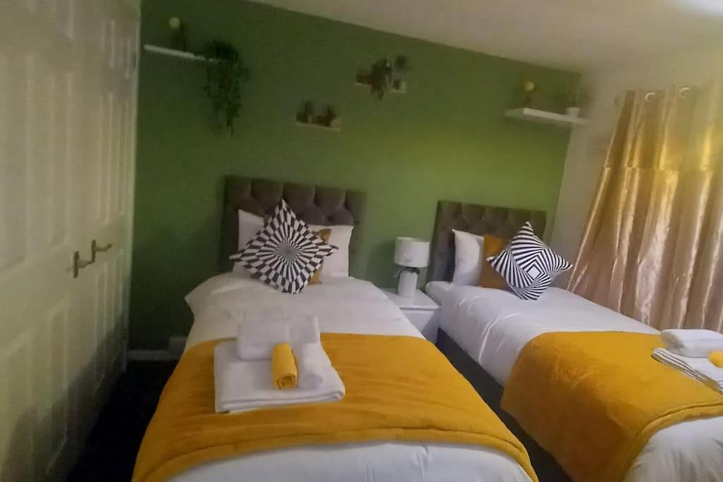 Golden Plush Suites - Beautiful Luxury 3 Bed House In לייסטר מראה חיצוני תמונה