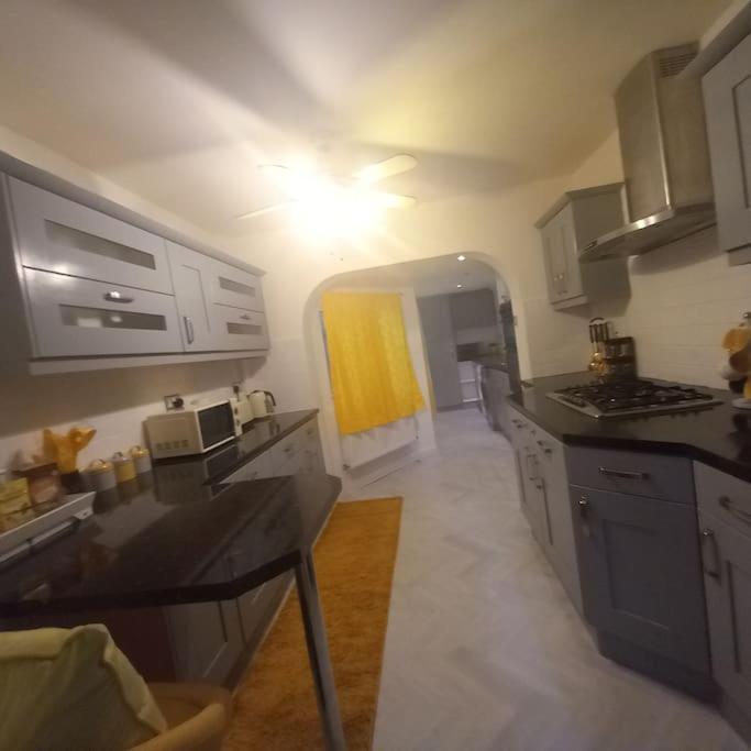 Golden Plush Suites - Beautiful Luxury 3 Bed House In לייסטר מראה חיצוני תמונה