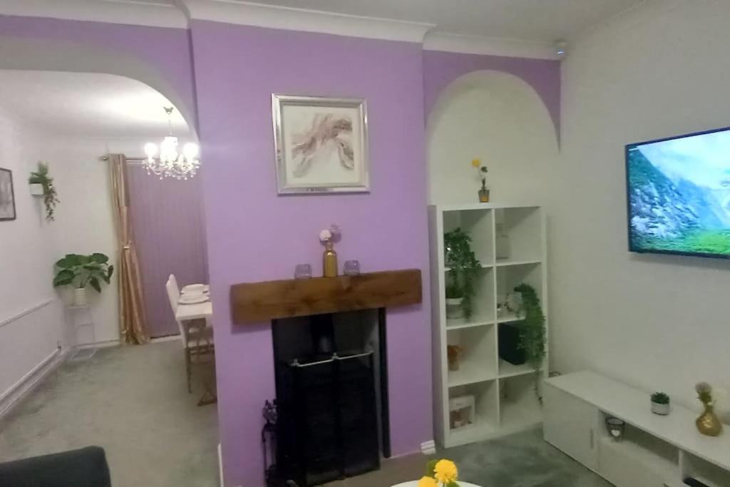 Golden Plush Suites - Beautiful Luxury 3 Bed House In לייסטר מראה חיצוני תמונה